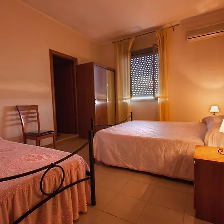 Joanne Canicattini Bagni