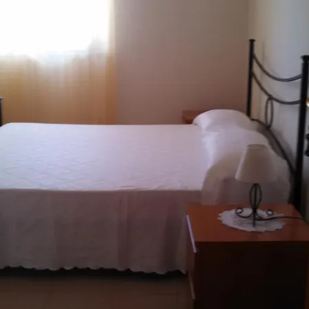 Joanne Canicattini Bagni